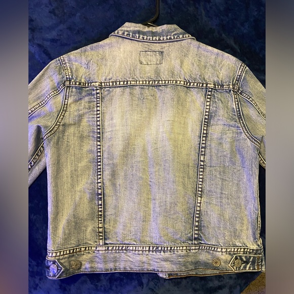 Free Heart cropped denim jacket- size small - Picture 3 of 6